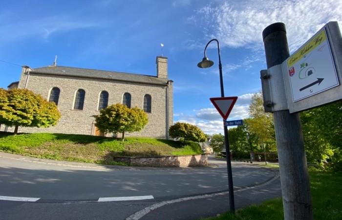 sowie der Pfarrkirche St. Laurentius